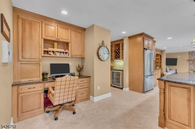 617 Van Liew Ct, Hillsborough Twp., NJ 08844