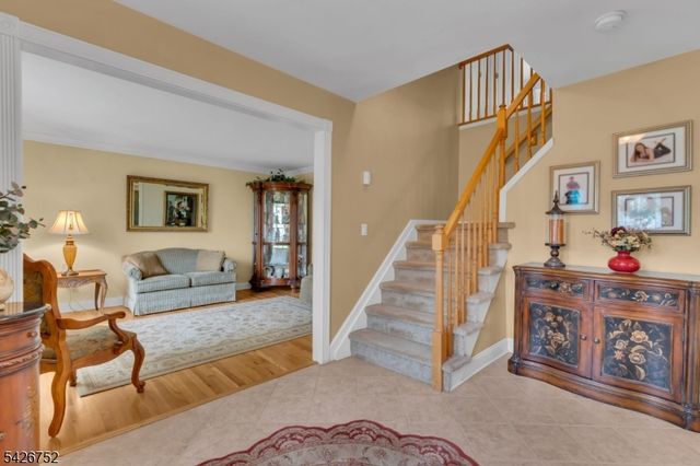617 Van Liew Ct, Hillsborough Twp., NJ 08844