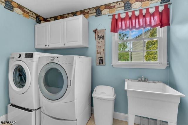 617 Van Liew Ct, Hillsborough Twp., NJ 08844