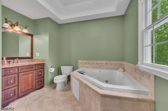 617 Van Liew Ct, Hillsborough Twp., NJ 08844