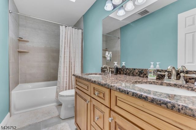 617 Van Liew Ct, Hillsborough Twp., NJ 08844