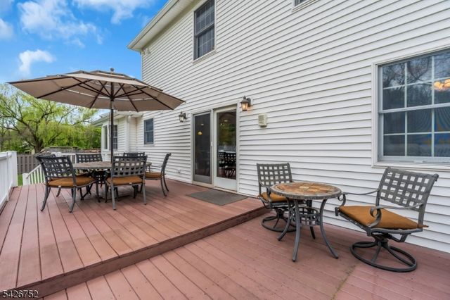 617 Van Liew Ct, Hillsborough Twp., NJ 08844