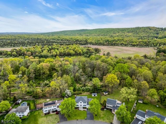 617 Van Liew Ct, Hillsborough Twp., NJ 08844