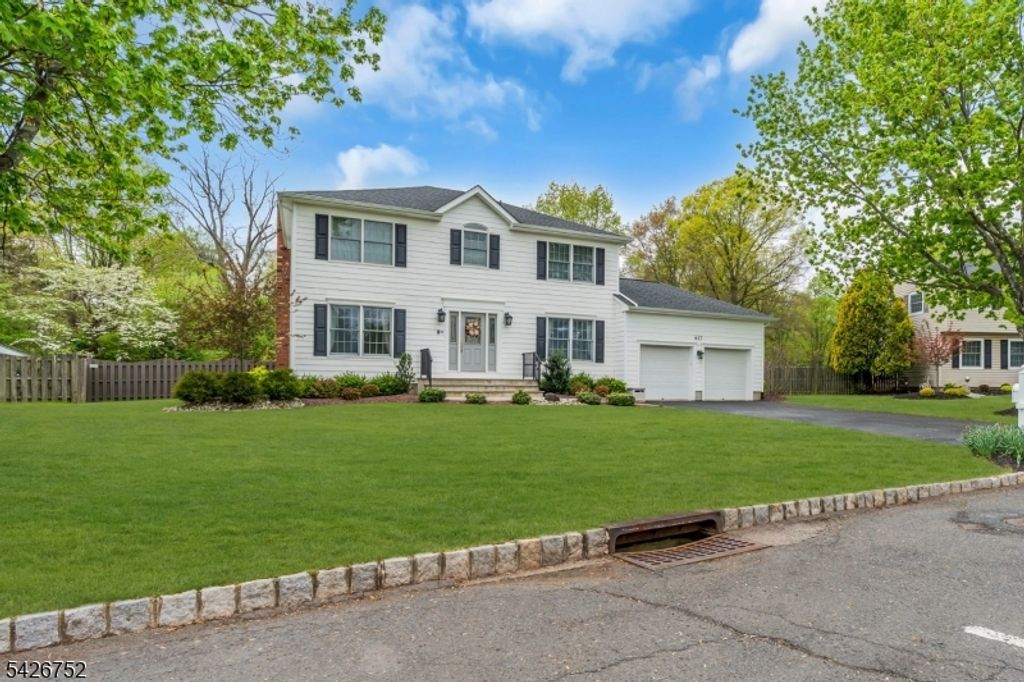 617 Van Liew Ct, Hillsborough Twp., NJ 08844
