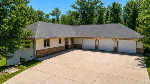 1012 Maple Ridge Court NW, Bemidji, MN 56601