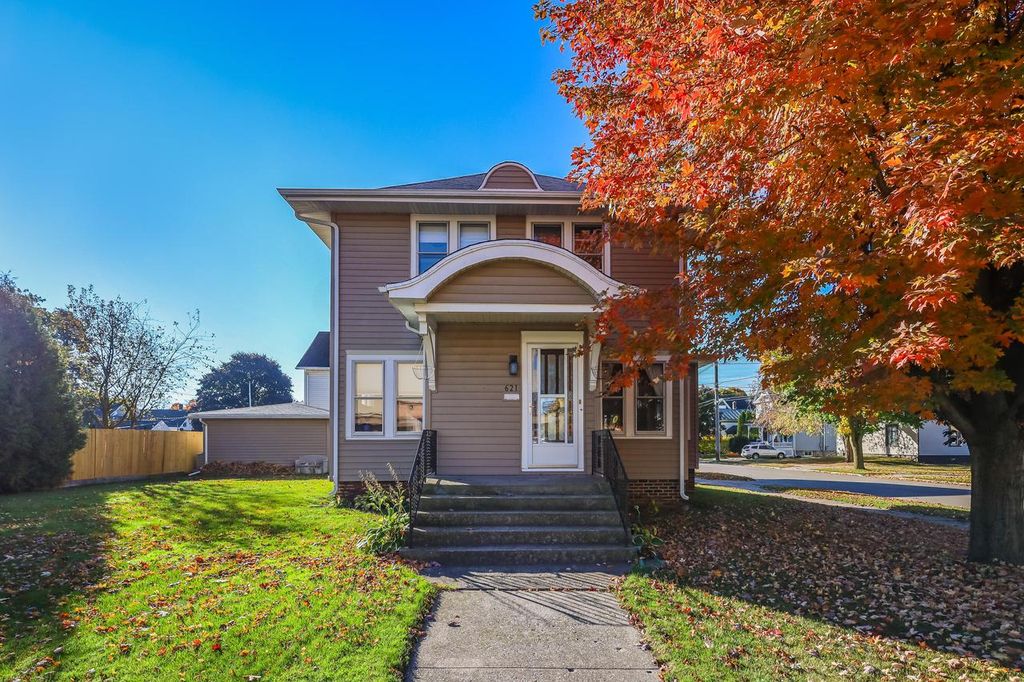 621 Marshall STREET, Manitowoc, WI 54220