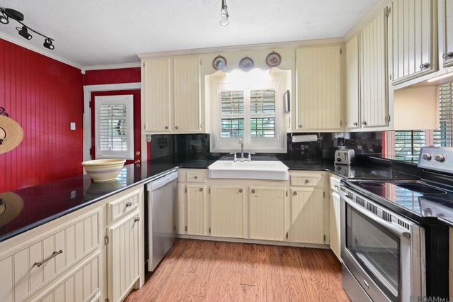 17022 Sumter Dr, Prairieville, LA 70769