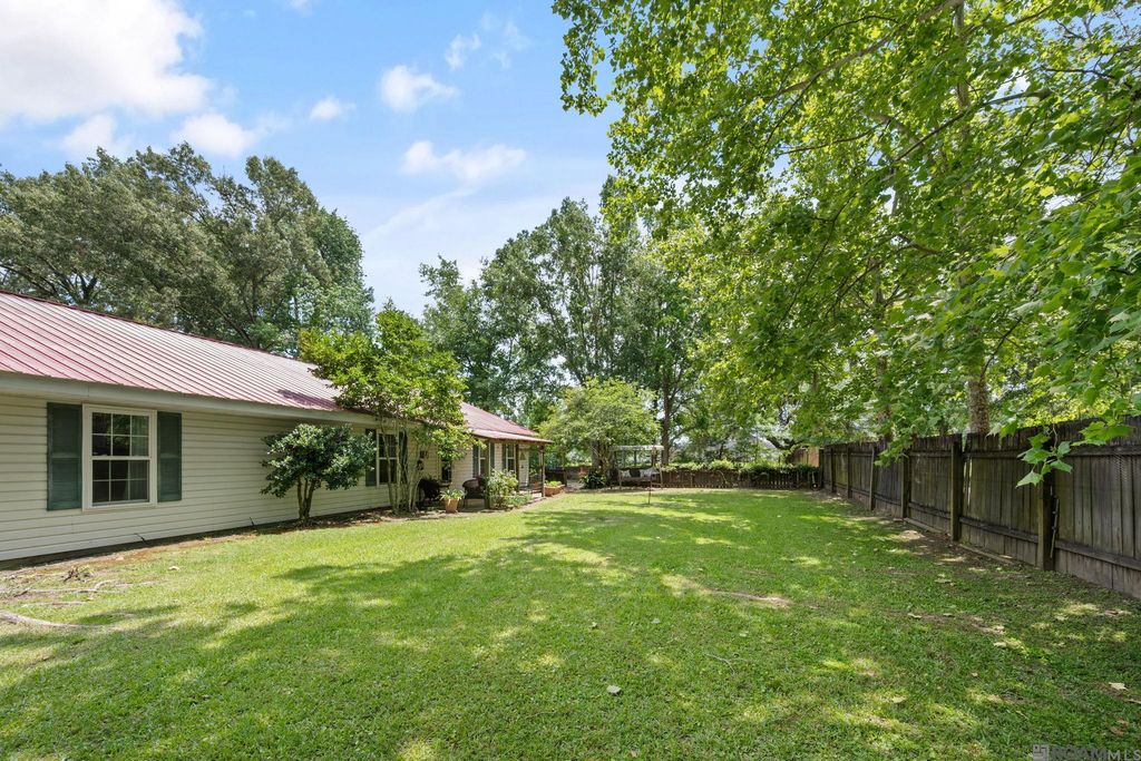 17022 Sumter Dr, Prairieville, LA 70769