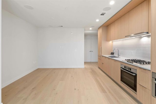 44 East Ave 2506, Austin, TX 78701