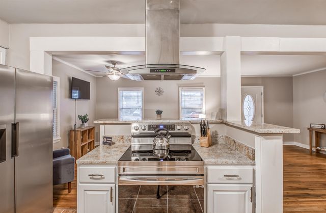 4850 FLAMINGO RD, Memphis, TN 38117