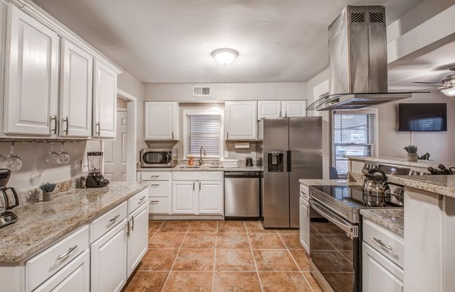 4850 FLAMINGO RD, Memphis, TN 38117