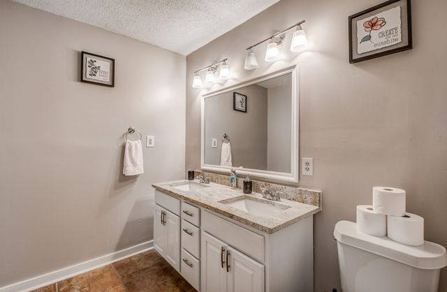 4850 FLAMINGO RD, Memphis, TN 38117