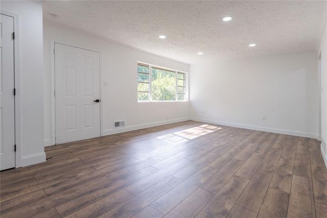 5207 Dixie Lake Road, Union City, GA 30291
