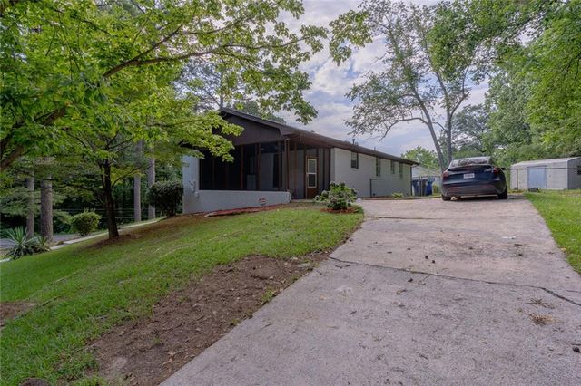 5207 Dixie Lake Road, Union City, GA 30291