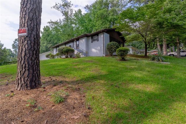 5207 Dixie Lake Road, Union City, GA 30291
