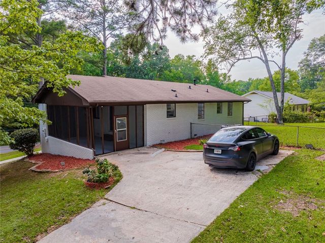 5207 Dixie Lake Road, Union City, GA 30291