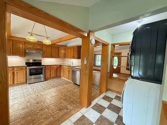 482 Clarendon Avenue, West Rutland, VT 05777