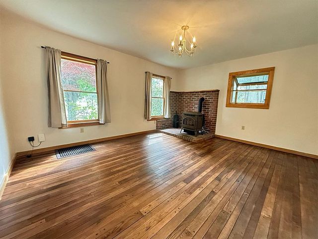 482 Clarendon Avenue, West Rutland, VT 05777