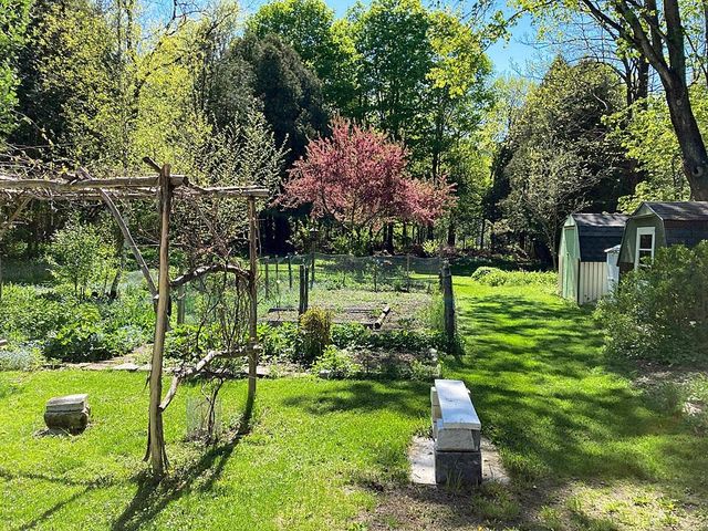 482 Clarendon Avenue, West Rutland, VT 05777