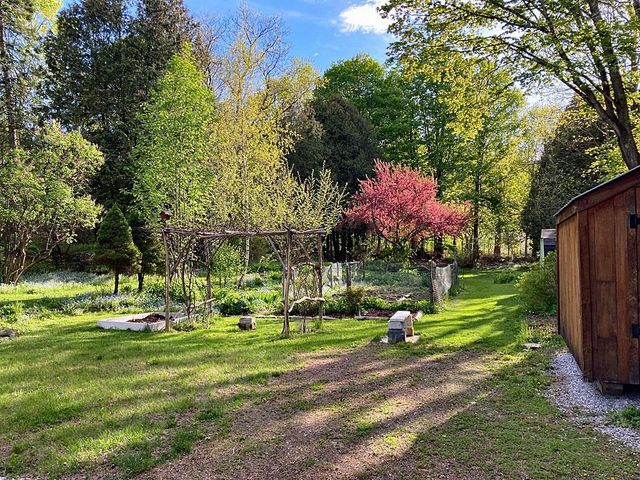 482 Clarendon Avenue, West Rutland, VT 05777