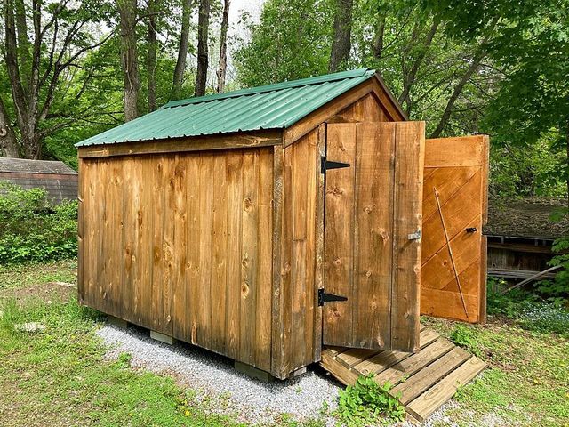 482 Clarendon Avenue, West Rutland, VT 05777