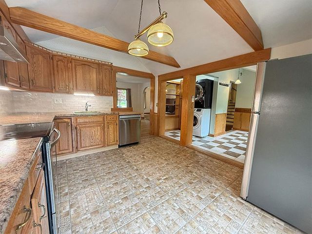482 Clarendon Avenue, West Rutland, VT 05777