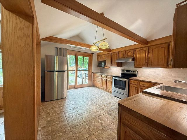 482 Clarendon Avenue, West Rutland, VT 05777