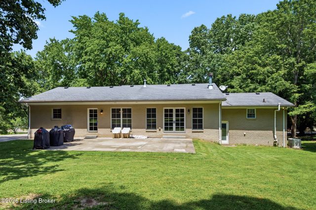 706 N Arbor Dr, Anchorage, KY 40223