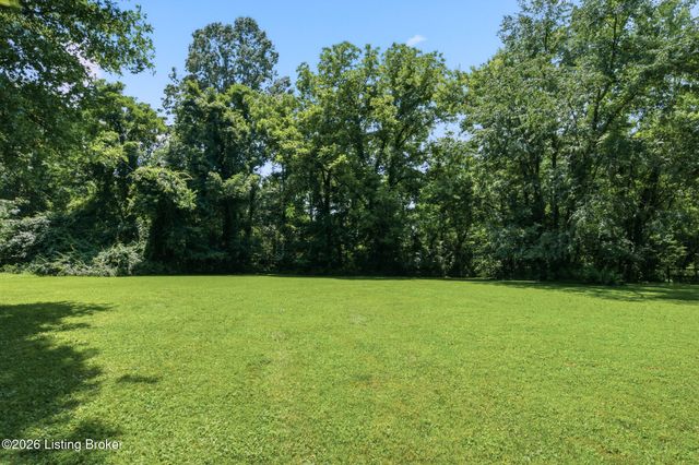 706 N Arbor Dr, Anchorage, KY 40223