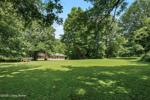 706 N Arbor Dr, Anchorage, KY 40223