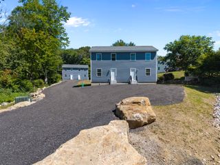 156 Grove Avenue B, Groton, CT 06340
