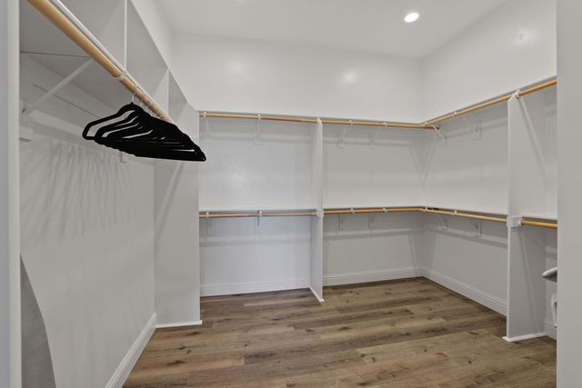 9467 E Jahant Rd, Acampo, CA 95220