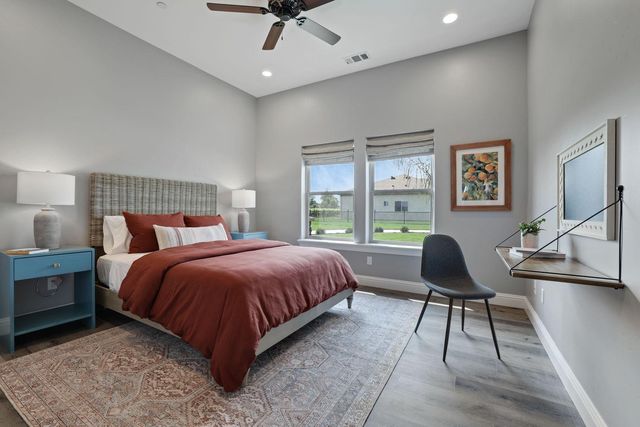 9467 E Jahant Rd, Acampo, CA 95220