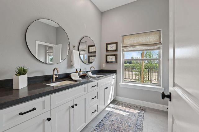 9467 E Jahant Rd, Acampo, CA 95220