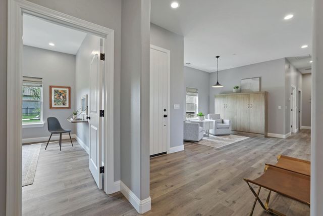 9467 E Jahant Rd, Acampo, CA 95220