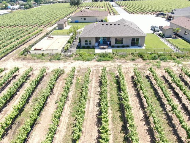 9467 E Jahant Rd, Acampo, CA 95220