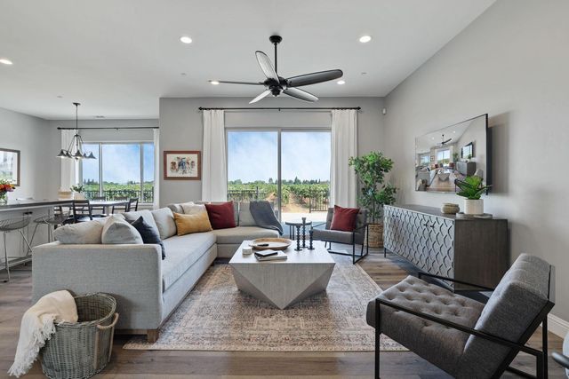 9467 E Jahant Rd, Acampo, CA 95220