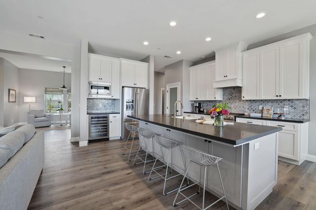 9467 E Jahant Rd, Acampo, CA 95220