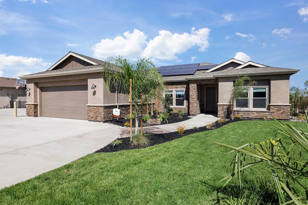 9467 E Jahant Rd, Acampo, CA 95220