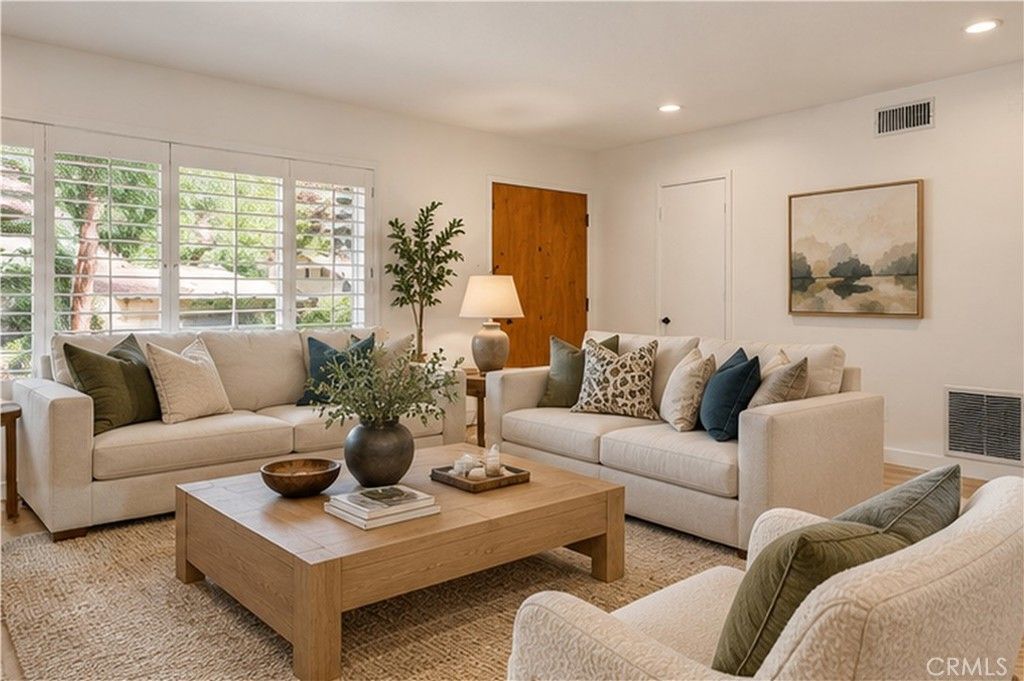 4776 Excelente Drive, Woodland Hills, CA 91364 — photo 3