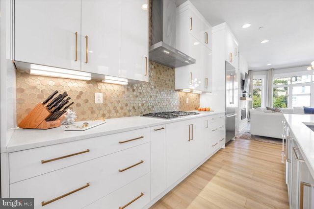 8197 RIVER RD, Bethesda, MD 20817