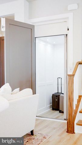 8197 RIVER RD, Bethesda, MD 20817