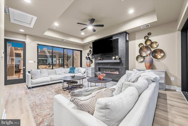 8197 RIVER RD, Bethesda, MD 20817