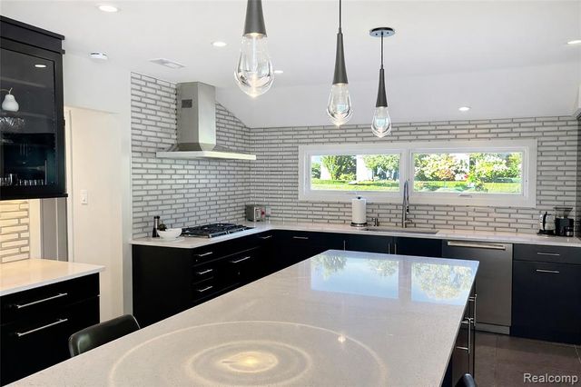 3885 Oakland Drive, Bloomfield Hills, MI 48301