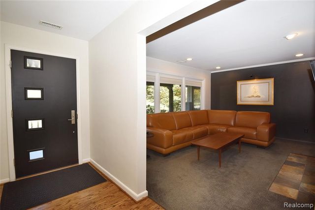 3885 Oakland Drive, Bloomfield Hills, MI 48301