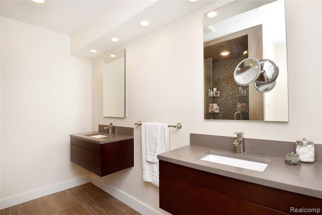 3885 Oakland Drive, Bloomfield Hills, MI 48301