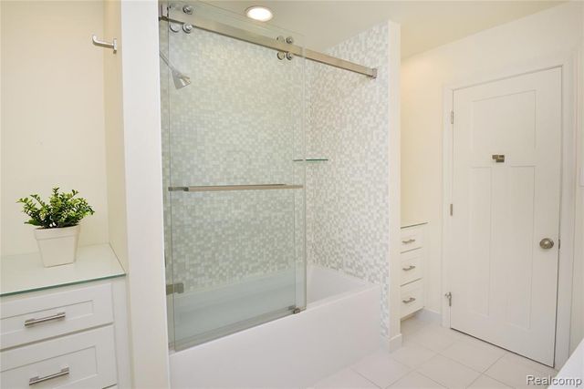 3885 Oakland Drive, Bloomfield Hills, MI 48301