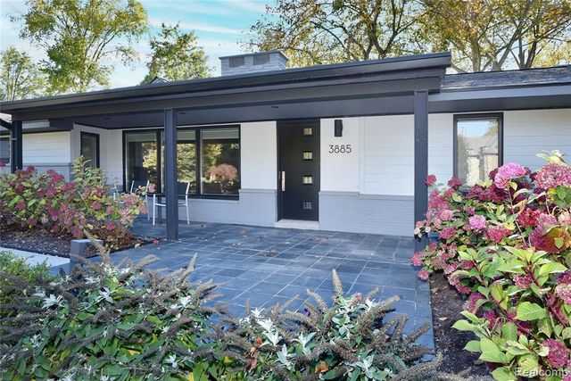 3885 Oakland Drive, Bloomfield Hills, MI 48301