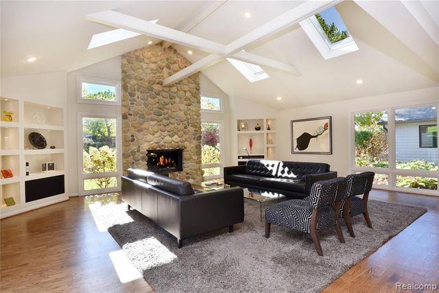 3885 Oakland Drive, Bloomfield Hills, MI 48301