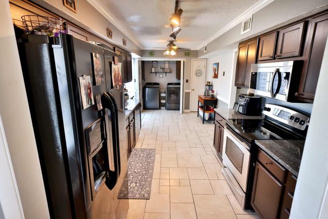 410 Woodland Park Circle, Mary Esther, FL 32569